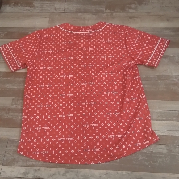 Counter Attack Red And White New York CA Themed Men's Button Down Shirt … - Picture 2 of 4